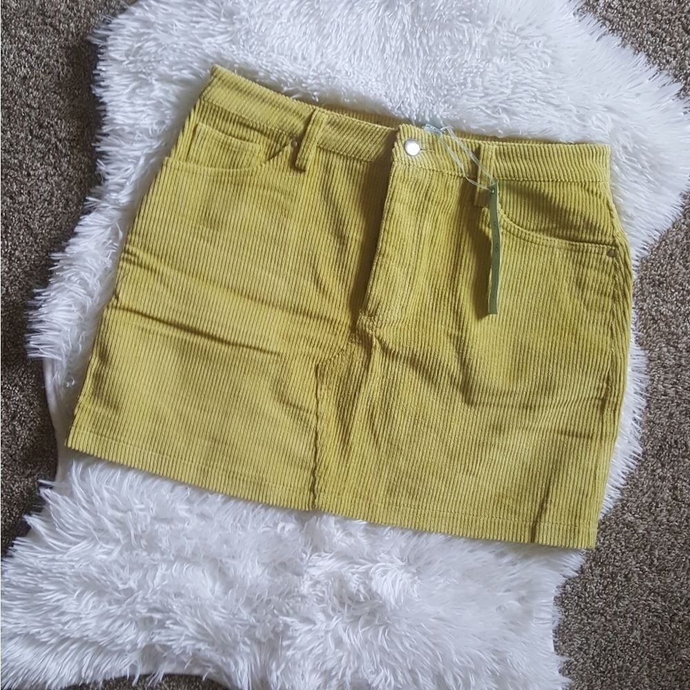 She & Sky Corduroy Mini Skirt Size Large NEW